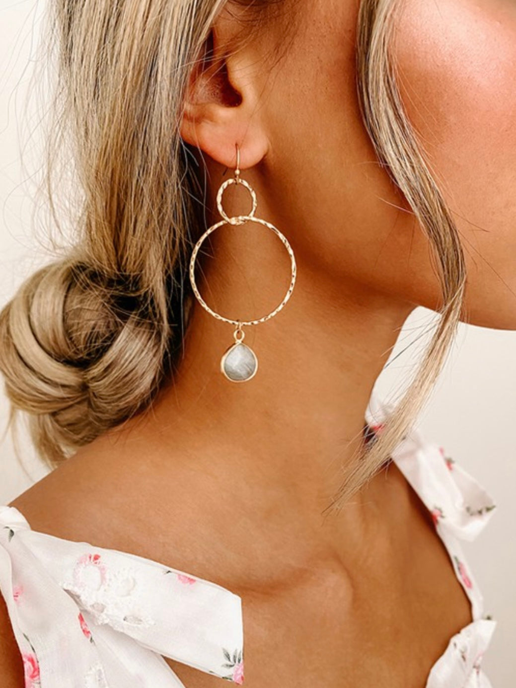 Feeling Chic Earrings